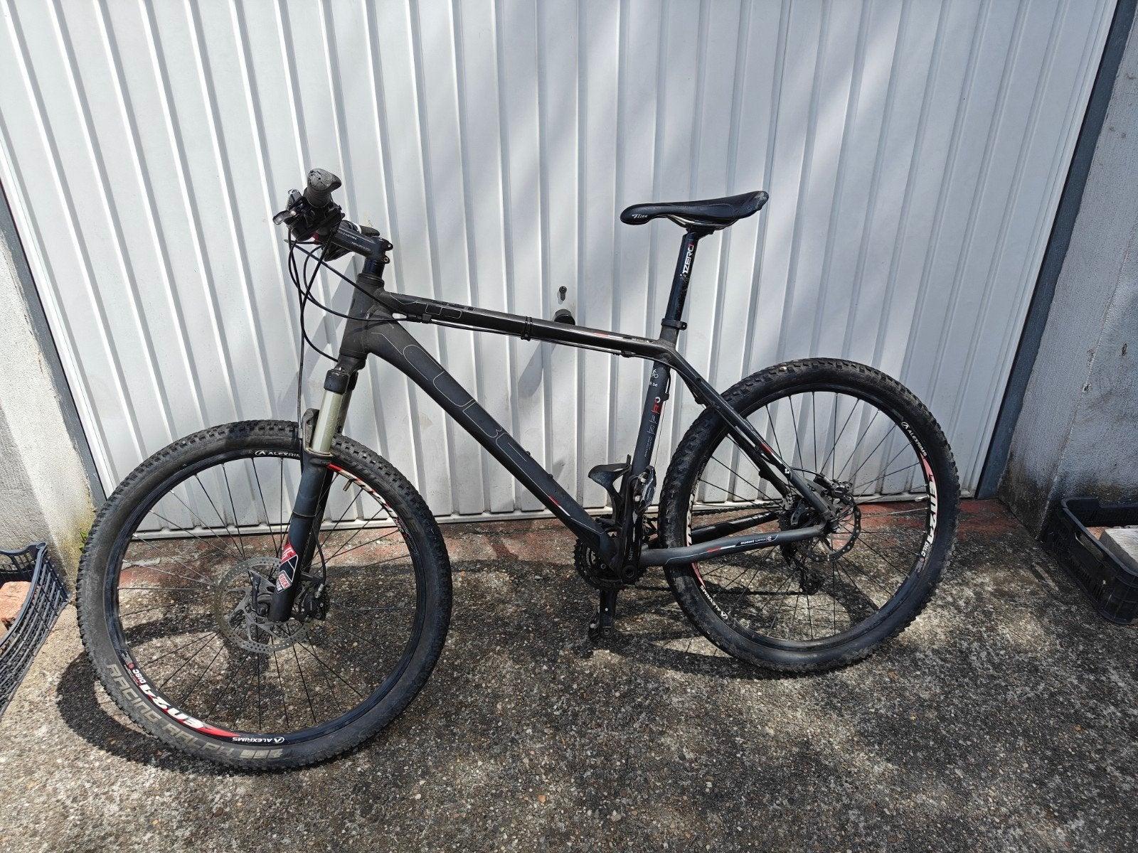 Cube LTD cross-country hardtail MTB, Ophalen