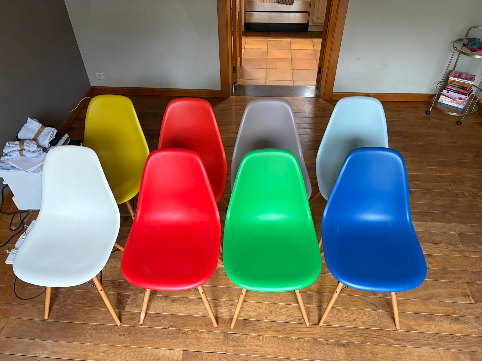 8 x Vitra Eames stoelen, Huis en Inrichting, Ophalen, Zo goed als nieuw