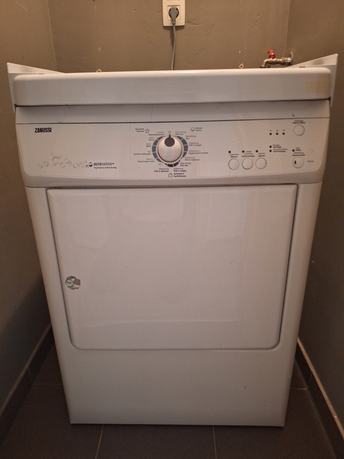 Zanussi droogkast (luchtafvoerdroger), Elektronische apparatuur, Droogkasten, Ophalen