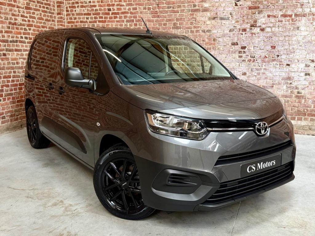 Prachtige TOYOTA PRO ACE CITY 1.2i L1 met garantie!, Auto's, Toyota, Voorwielaandrijving, Stof, 1199 cc, 5 deurs