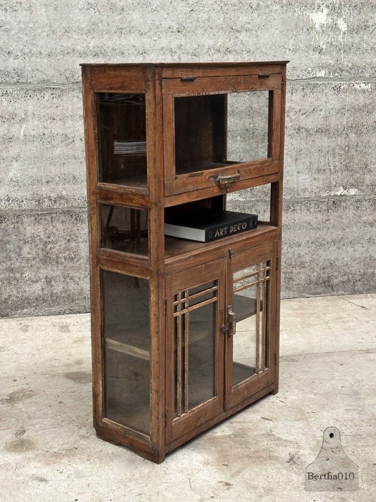 Art Deco vitrinekast met glas aan drie zijden, Ophalen