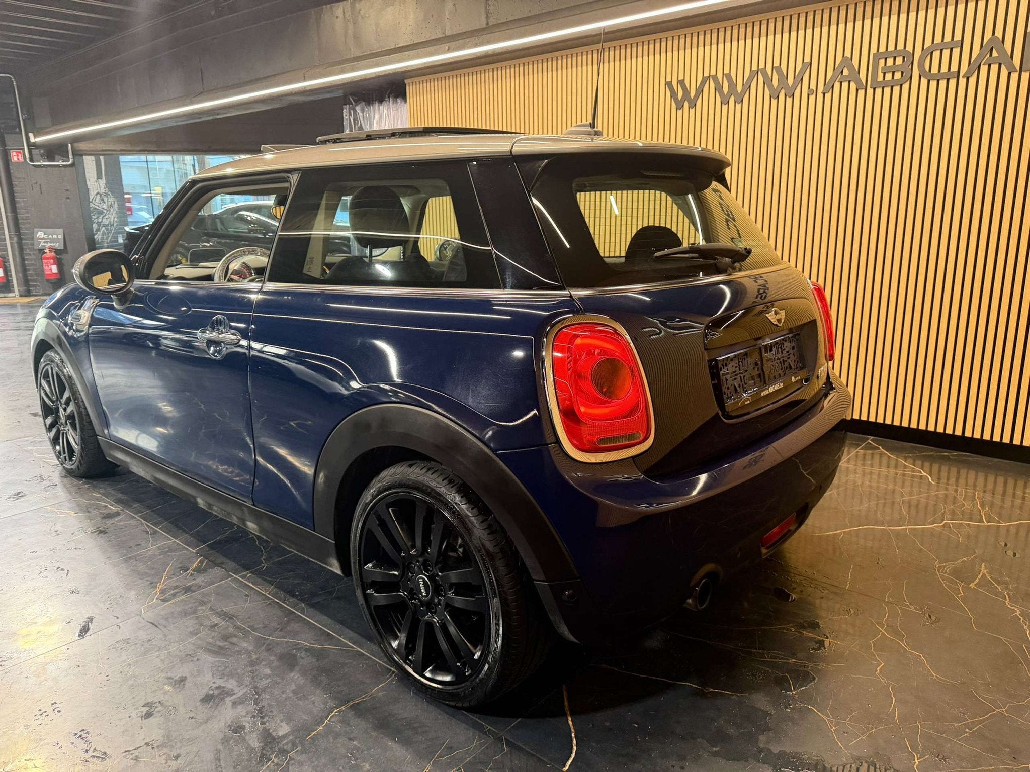 MINI Cooper 1.5ia * GARANTIE 12 MOIS * 7 SEVEN SPORT *, Auto's, Mini, 4 zetels, Gebruikt, Lichtsensor, Bedrijf