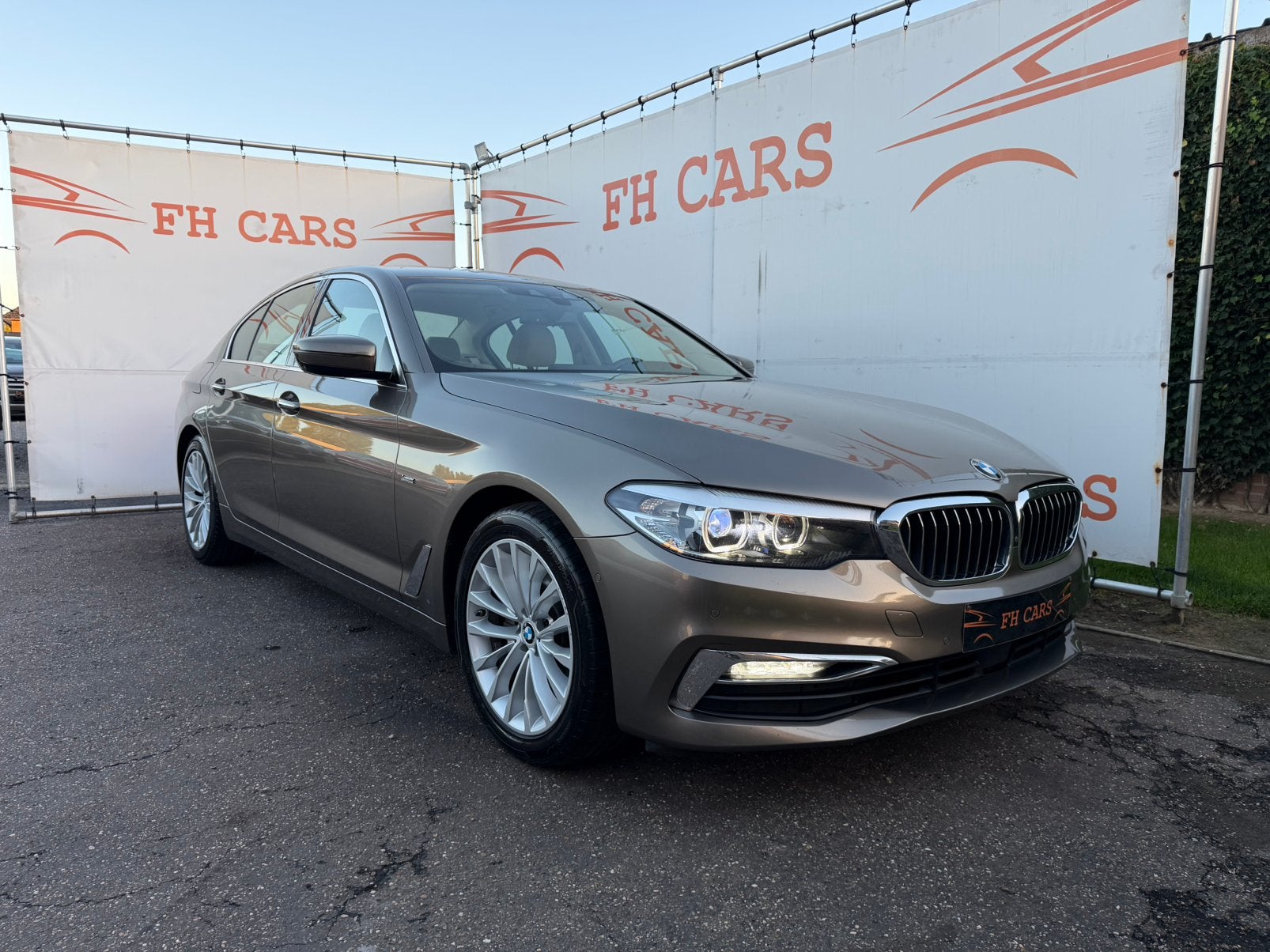 BMW 520d Luxury Line I 190 PK | 360• CAMERA | FULL OPTION |, Auto's, Automaat, Dealer onderhouden, Achterwielaandrijving, 1995 cc