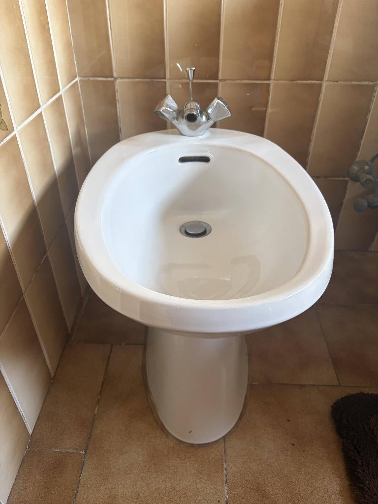 Vintage porseleinen bidet met kraan, Maison & Meubles, Enlèvement, Comme neuf, Autres types