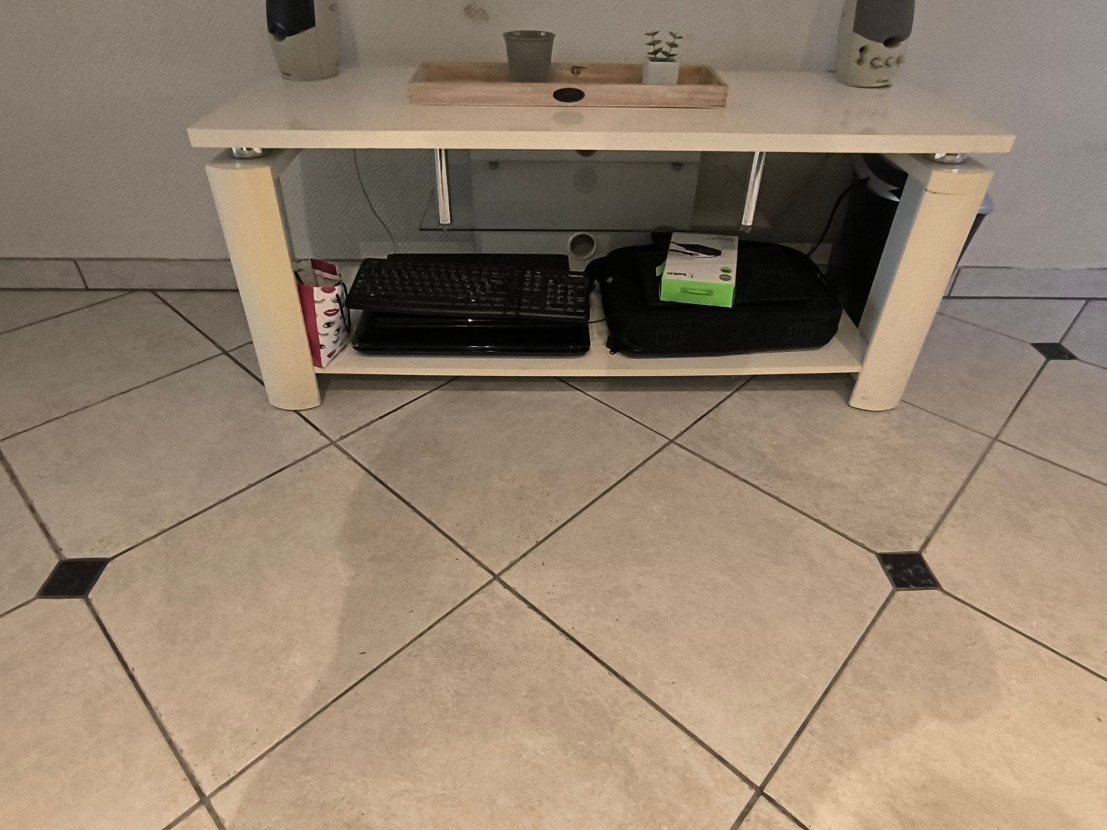 witte tv kast., Ophalen, Gebruikt