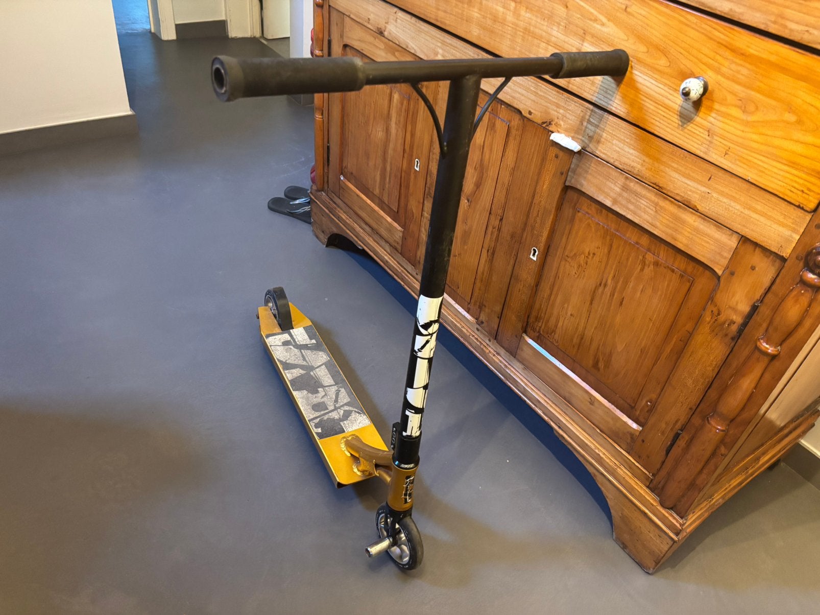 Trottinette freestyle dorée, Vélos & Vélomoteurs, Enlèvement, Comme neuf