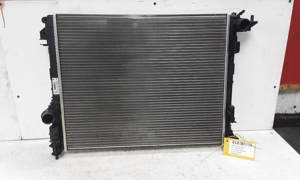 RADIATEUR EAU Renault Scénic IV (RFAJ) (214109798R), Renault, Utilisé, Peter-Huppertz-Straße 5
51063  Köln, DE, Dialog.deutschland@renault.de