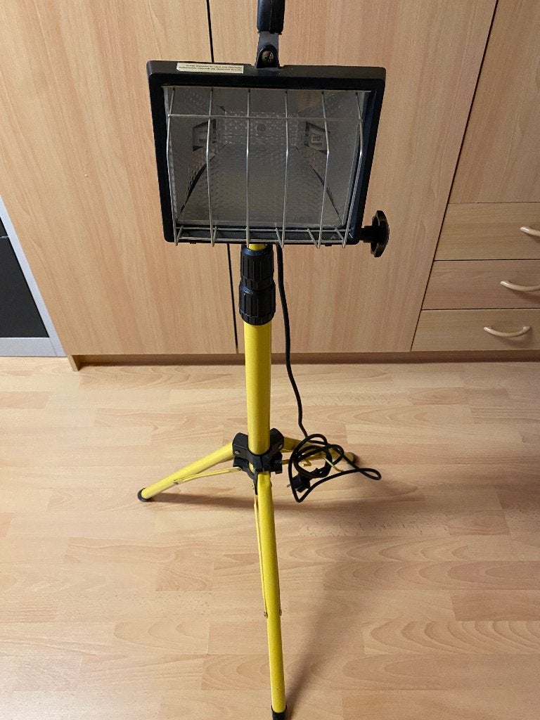 Projecteur de chantier, Bricolage & Construction, Enlèvement, Comme neuf, 200 à 500 watts, Lampe avec luminaire