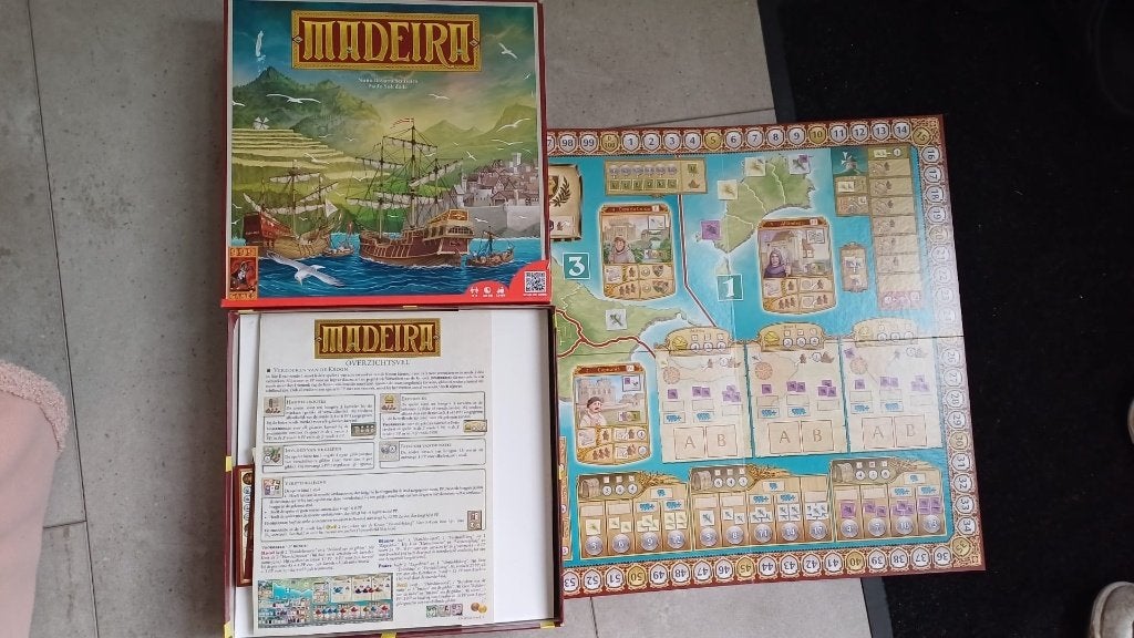 bordspel NL 999 games Madeira compleet, Een of twee spelers, Ophalen of Verzenden, Nieuw, 999 games