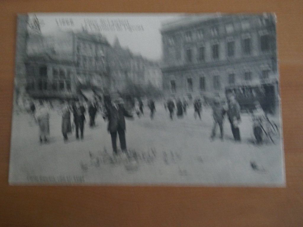 liège place Saint-Lambert Le Charmeur de Pigeons, Enlèvement ou Envoi, Non affranchie, Liège