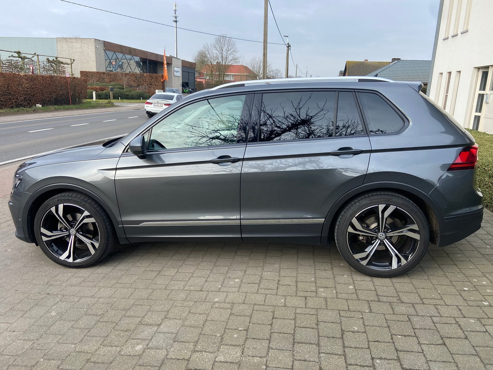 Volkswagen Tiguan Highline, Voorwielaandrijving, 4 cilinders, Leder, 1395 cc
