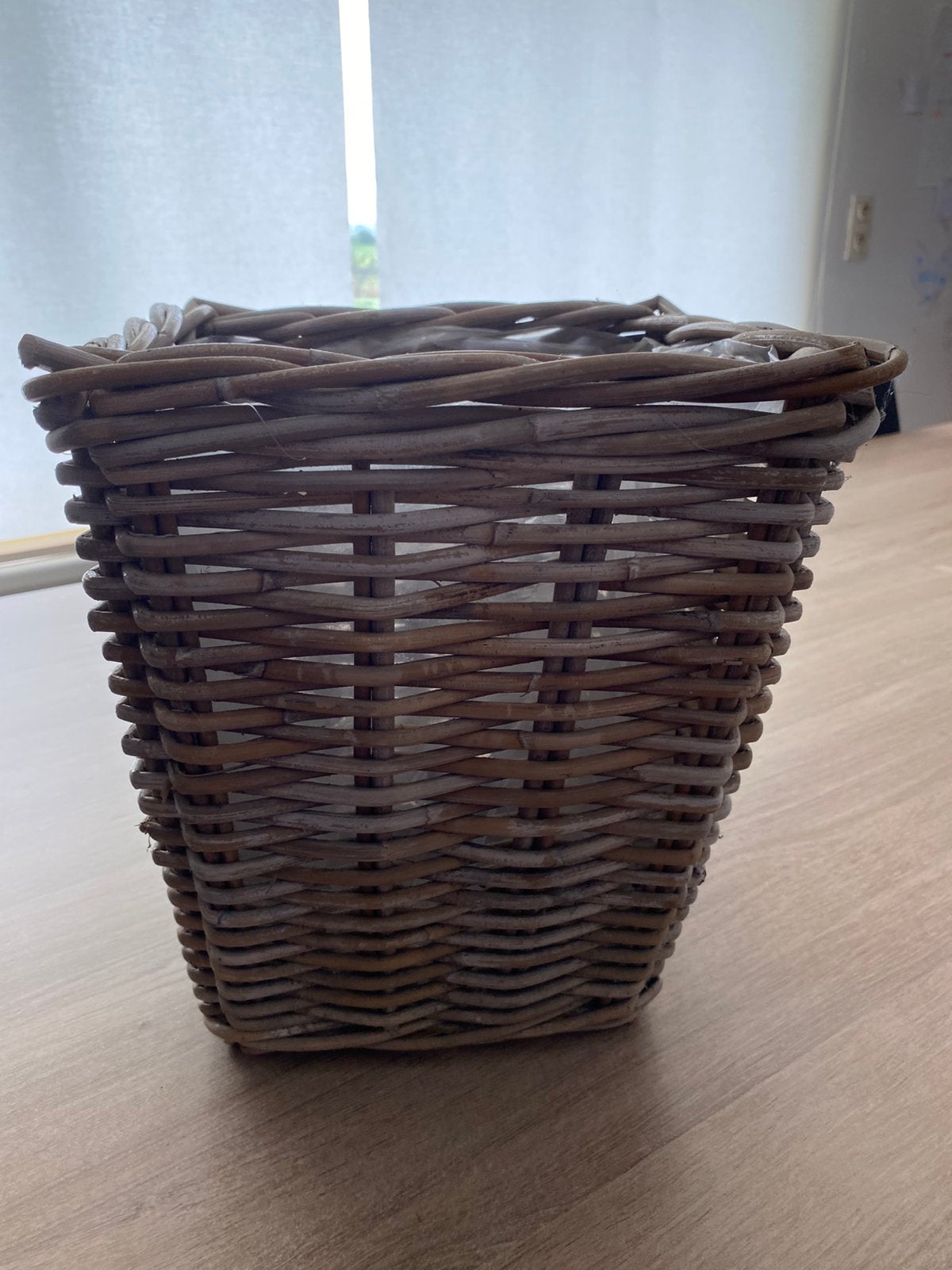 Rieten mand, Huis en Inrichting, Ophalen, Gevlochten, Mand, Vierkant