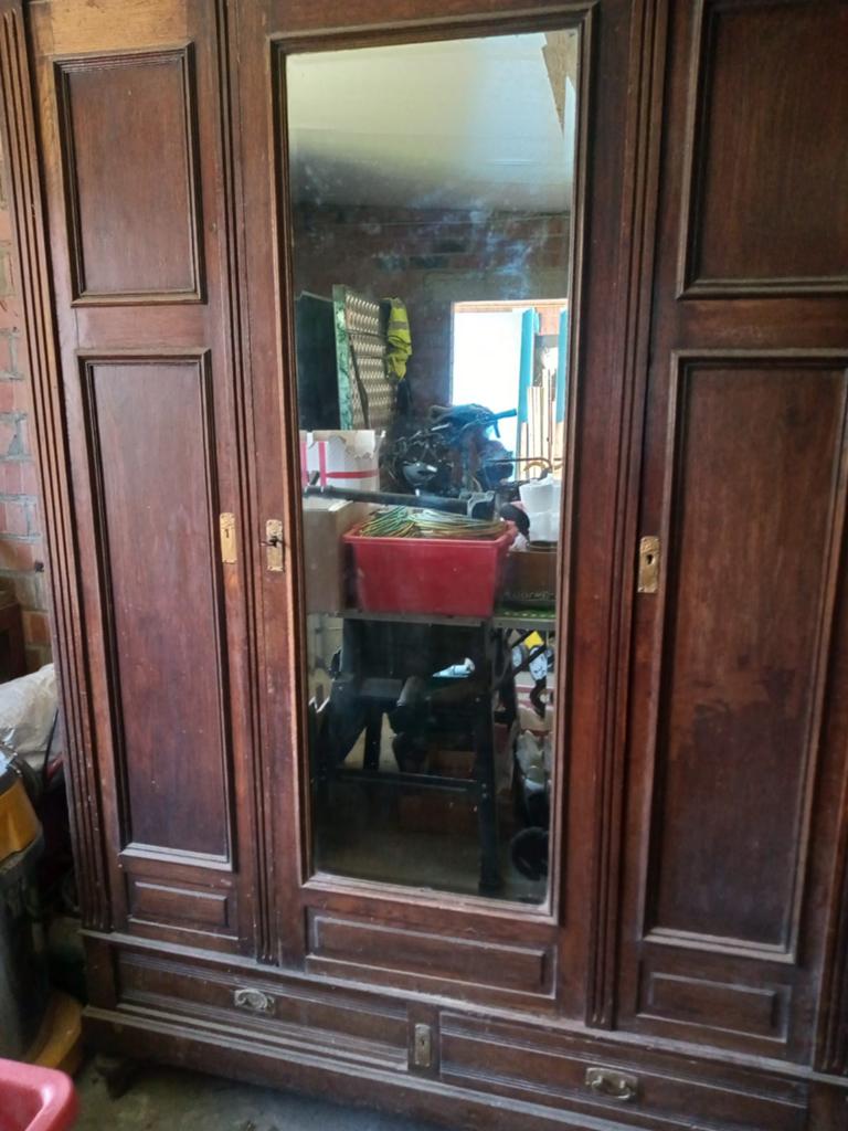 Oude Kleerkast in vol hout, Antiek en Kunst, Ophalen
