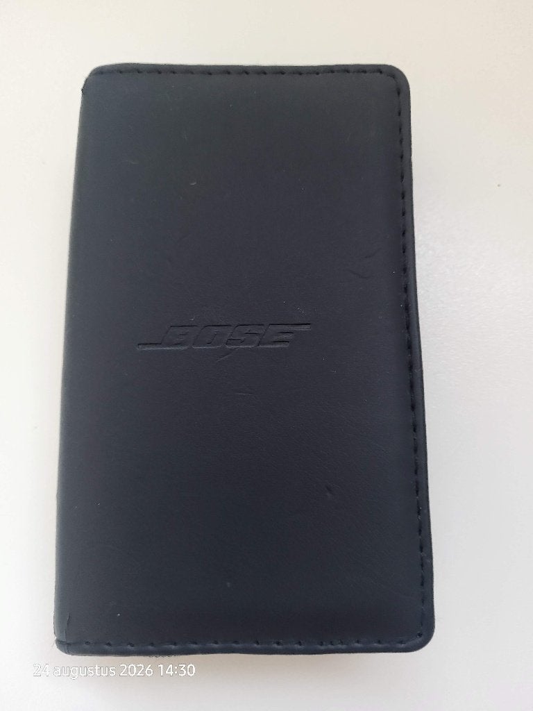 Compact Bose‑tasje, Telecommunicatie, Mobiele telefoons | Oordopjes, Ophalen of Verzenden, Zo goed als nieuw, Bose