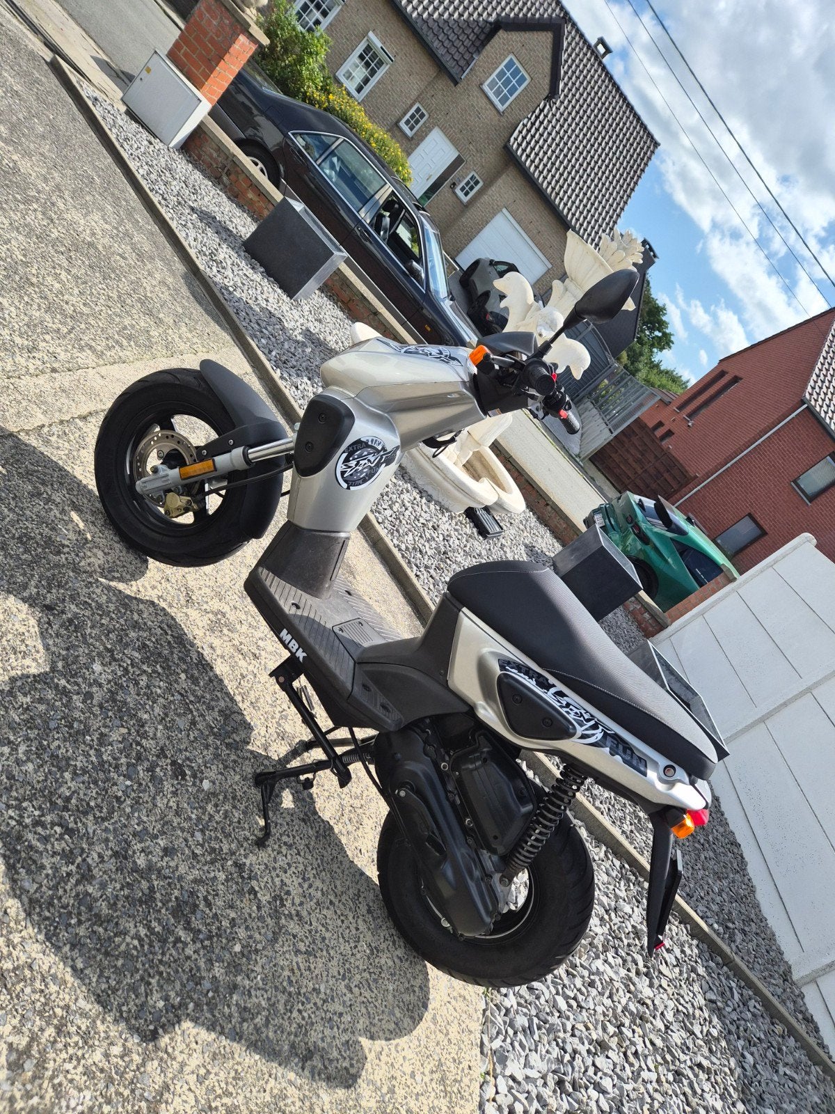 Mbk stunt, Enlèvement