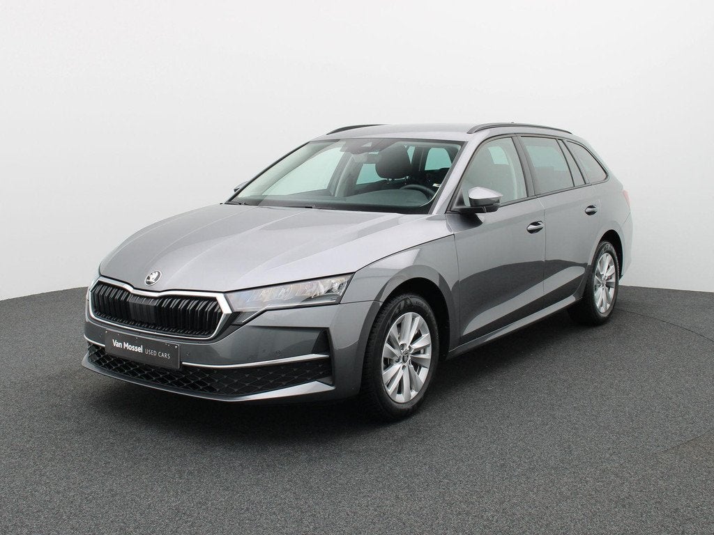 Skoda Octavia Combi 1.5 TSI eTec 110kW DSG7 SELECTION, Argent ou Gris, Achat, Entreprise, Entretenue par le concessionnaire