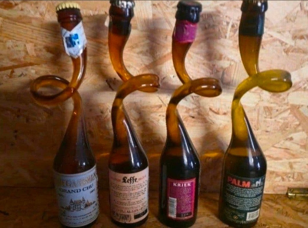 Unieke set van 4 gebogen bierflessen – Leffe, Palm, Kriek ,., Collections, Enlèvement