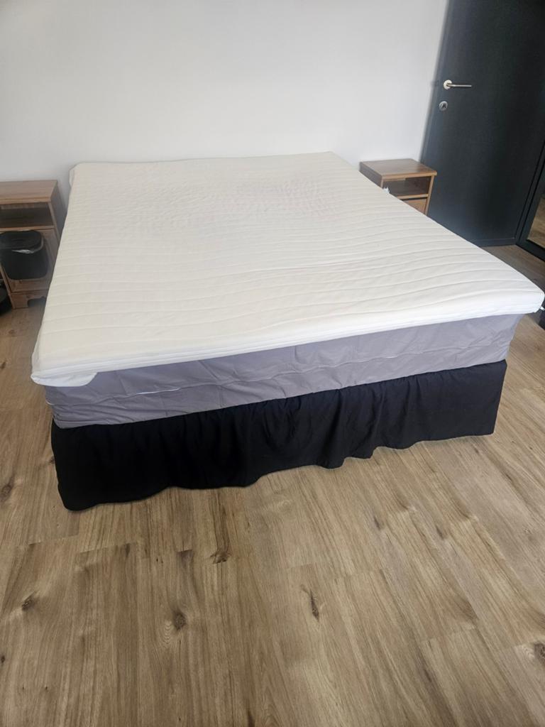 2 Boxsprings 80x200 + matras 160x200 + topper en bedrok, Ophalen