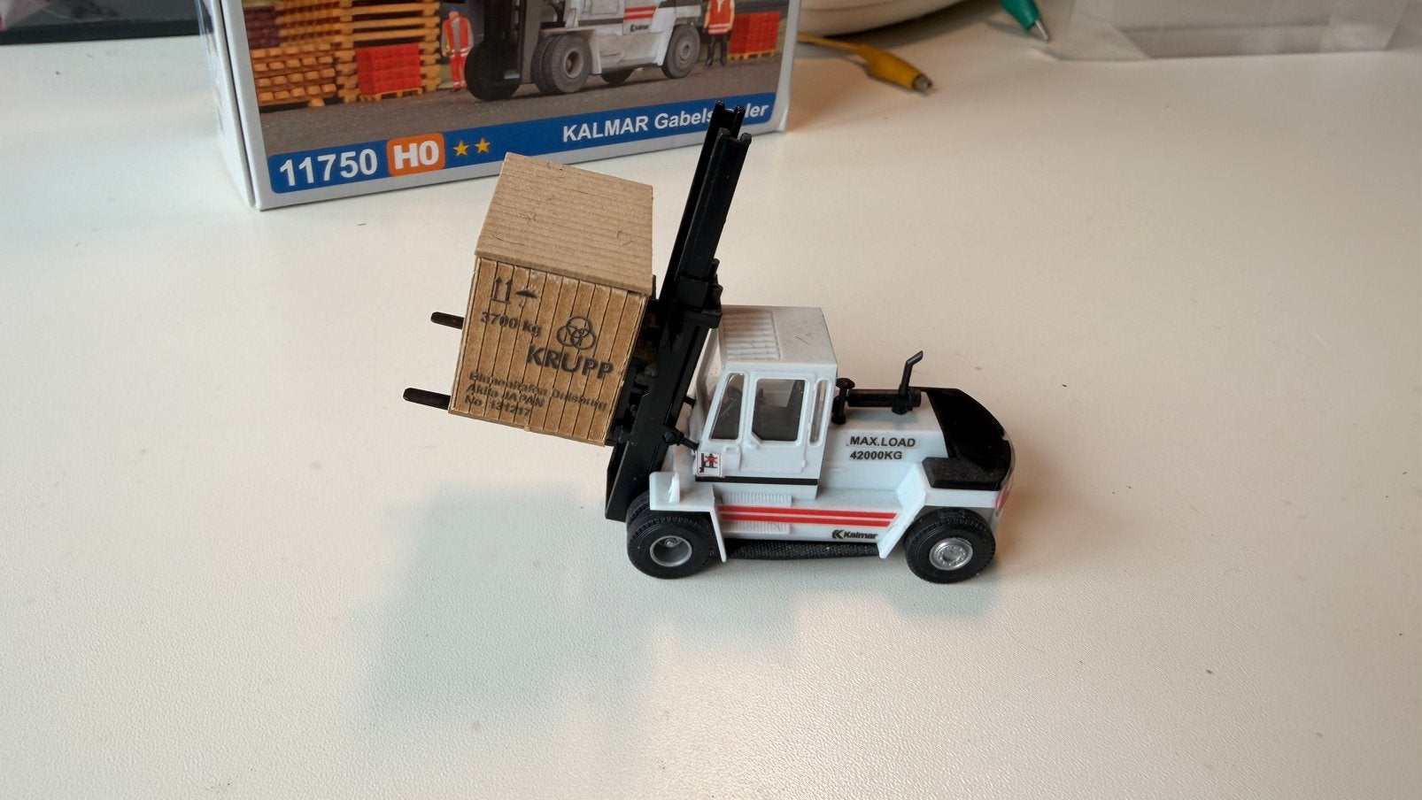 Palletten stapelaar met houten kist, Ophalen, Zo goed als nieuw