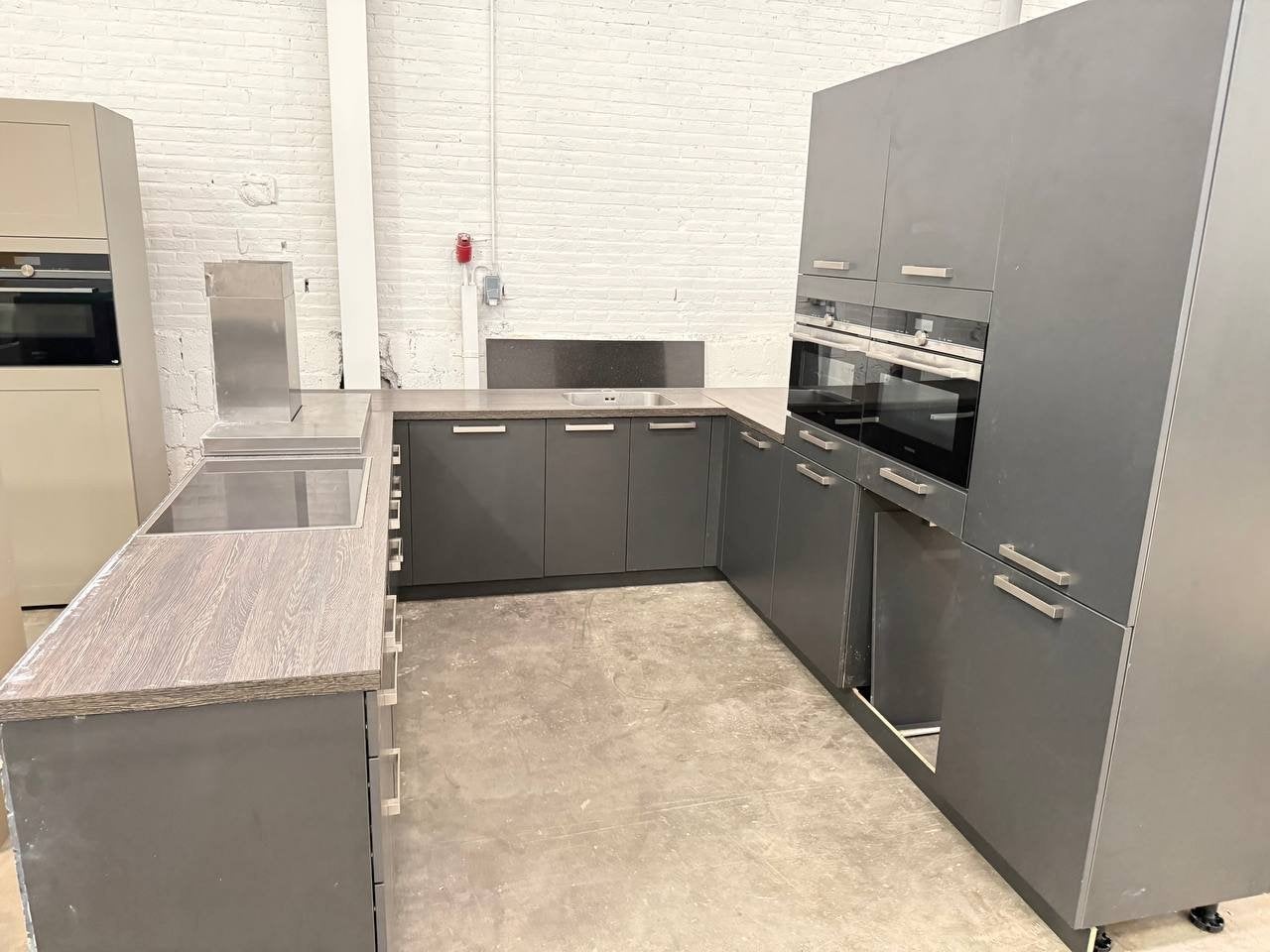 #55 Cuisine équipée grise avec électroménagers, Enlèvement, Gris, Bois, Cuisine en U