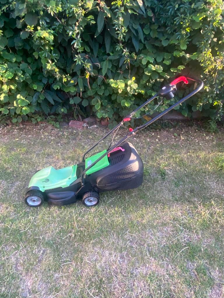 Grasmaaier powerplus turbo, Tuin en Terras, Ophalen, Zo goed als nieuw