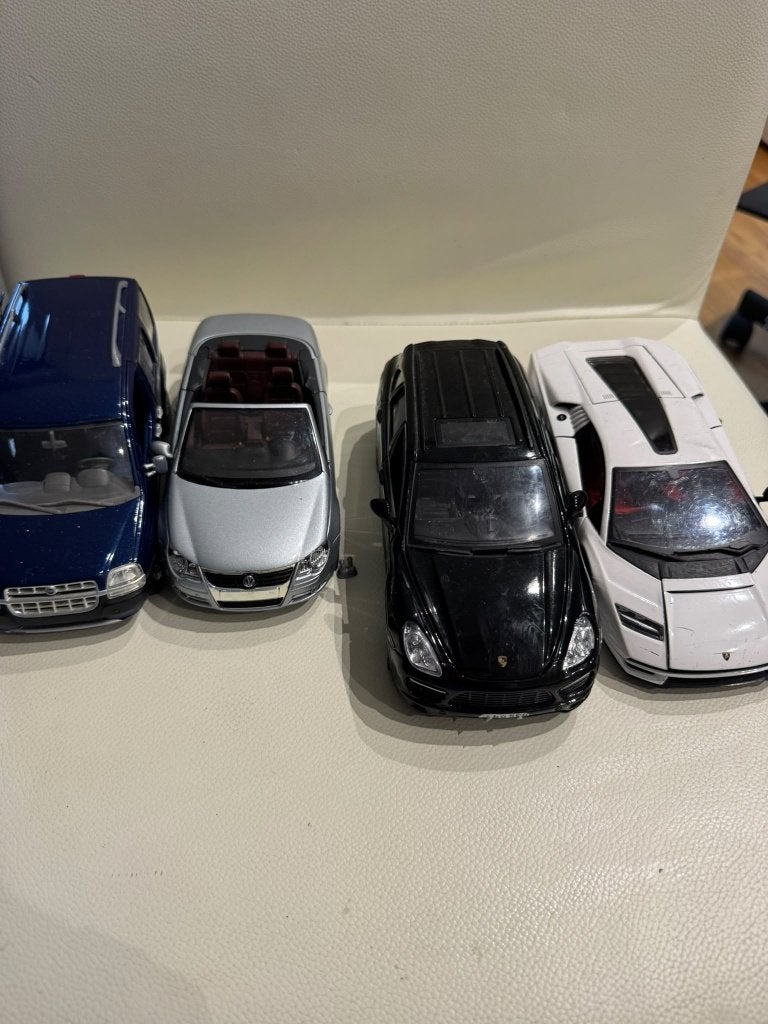 Lot van 4 schaalmodellen 1:24  Met  lichte beschadigingen, Ophalen of Verzenden, Zo goed als nieuw, Auto, Burago