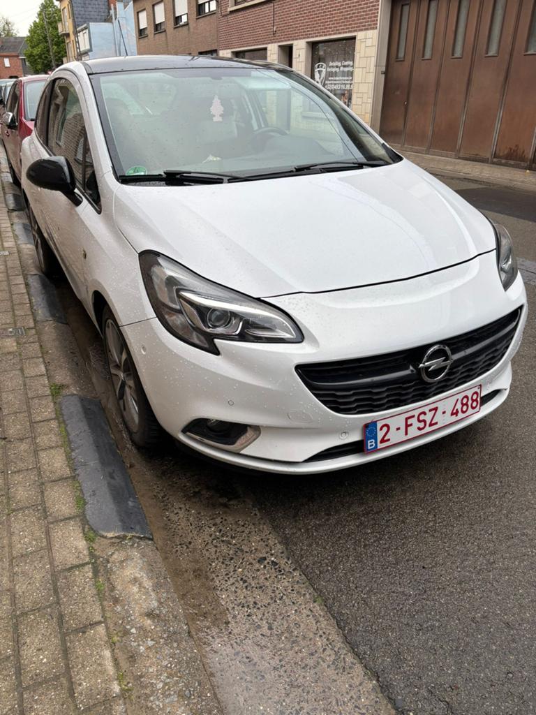 Opel corsa black edition 1.4 turbo full option, Auto's, Stof, Bluetooth, Wit, Handgeschakeld