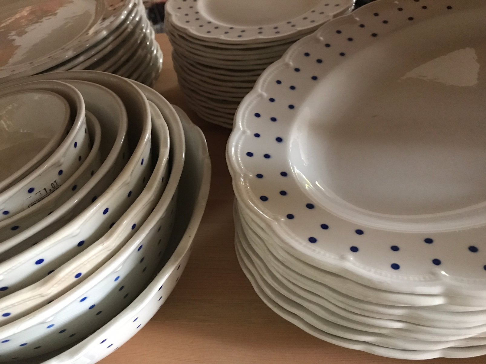 Boch blauw wit stippen sterretjes tulp dubbele erwt bloem, Antiek en Kunst, Antiek | Servies los, Ophalen of Verzenden