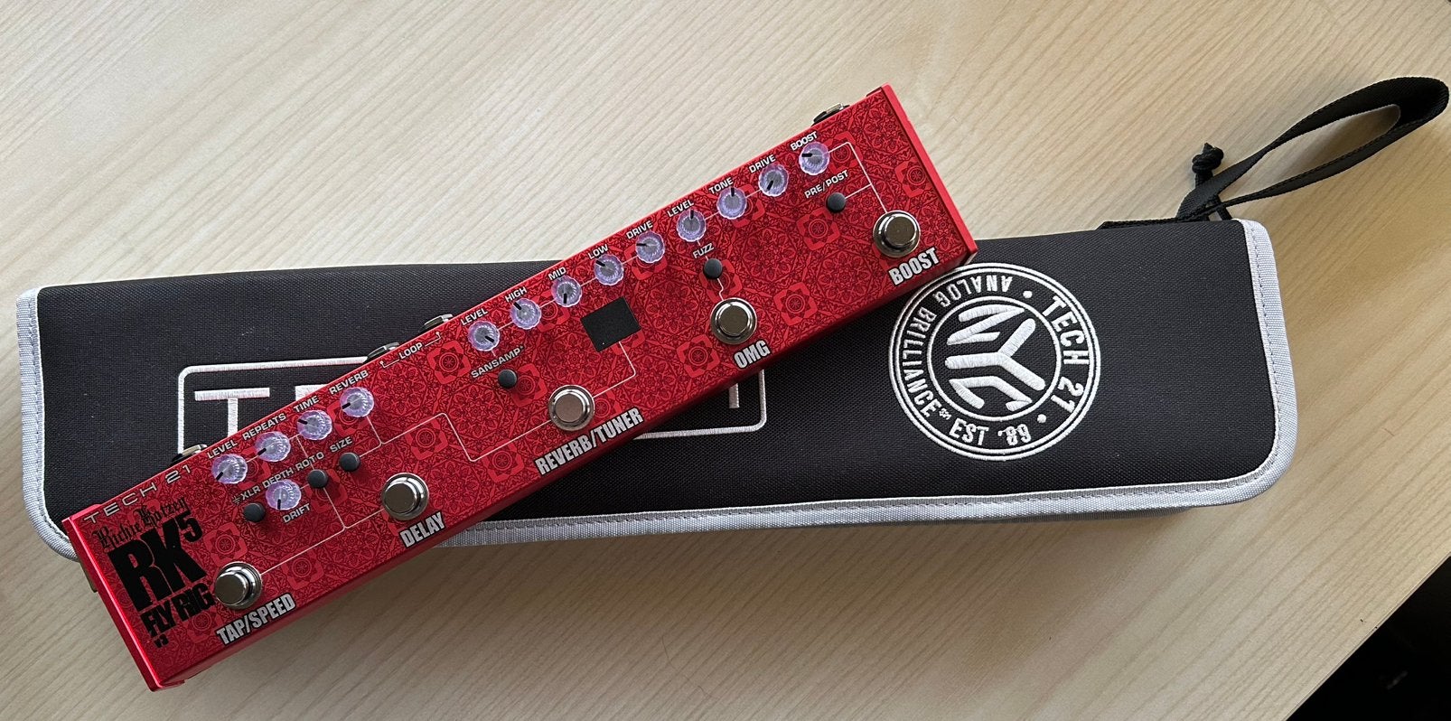 Tech 21 RK5 v3 Ritchie Kotzen Fly Rig, Muziek en Instrumenten, Effecten, Zo goed als nieuw, Delay of Echo, Distortion, Overdrive of Fuzz