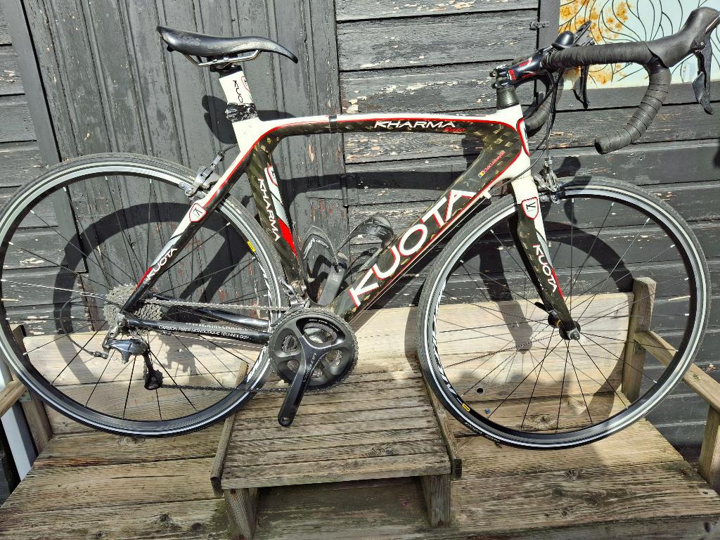 koersfiets Kuota, Italiaans , volledig carbon maat M, 28 inch, Gebruikt, Carbon, 10 tot 15 versnellingen