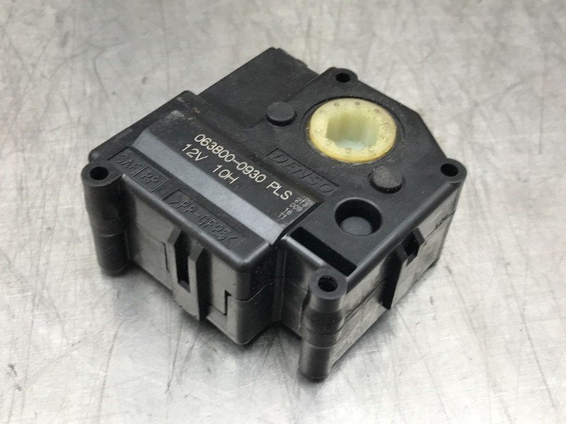 ACTIONNEUR MOTEUR VOLET CHAUFFAGE LS (F4) (|0638000930|), Utilisé, Lexus