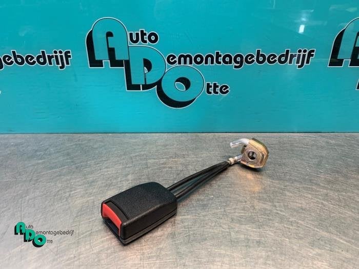 Veiligheidsgordel Insteek links-achter van een Volkswagen Go, Gebruikt, -, Volkswagen, -