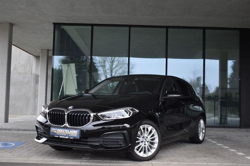 BMW Série 1 AT7 *Navi*FullLed*HeadUpDisplay*Zetelverwarming, Auto's, Gebruikt, 136 pk, Zwart, 5 deurs