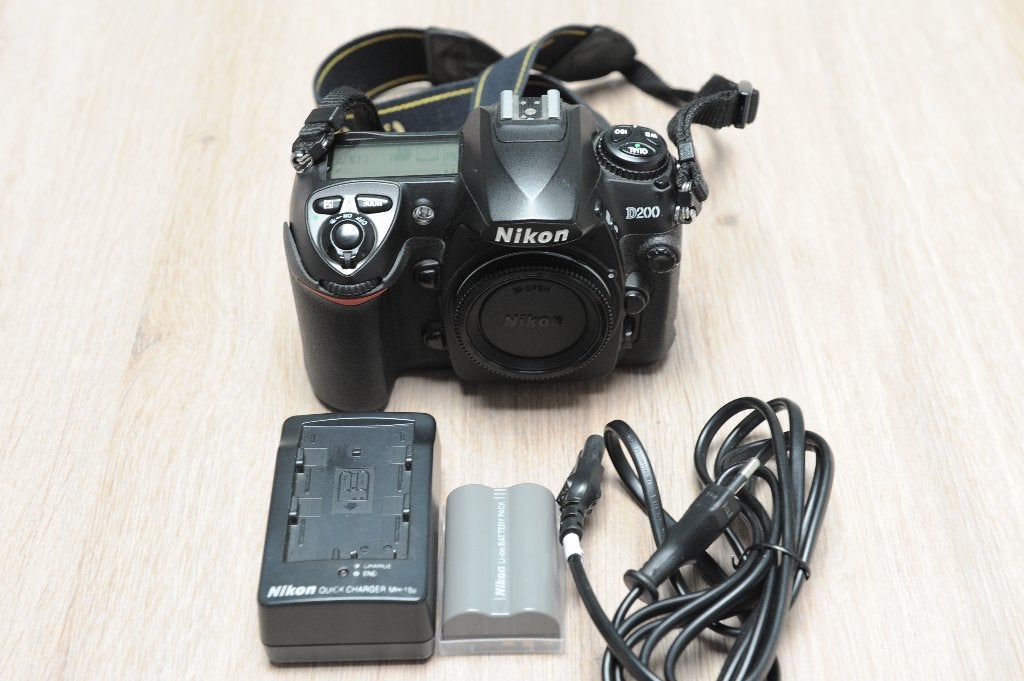 NIKON D200, Gebruikt, Ophalen of Verzenden, Accu, Nikon