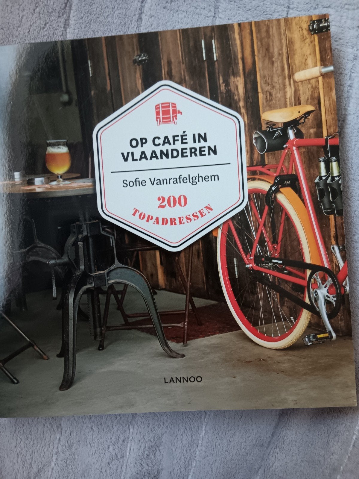 Sofie Vanrafelghem - Op café in Vlaanderen, Ophalen of Verzenden, Sofie Vanrafelghem