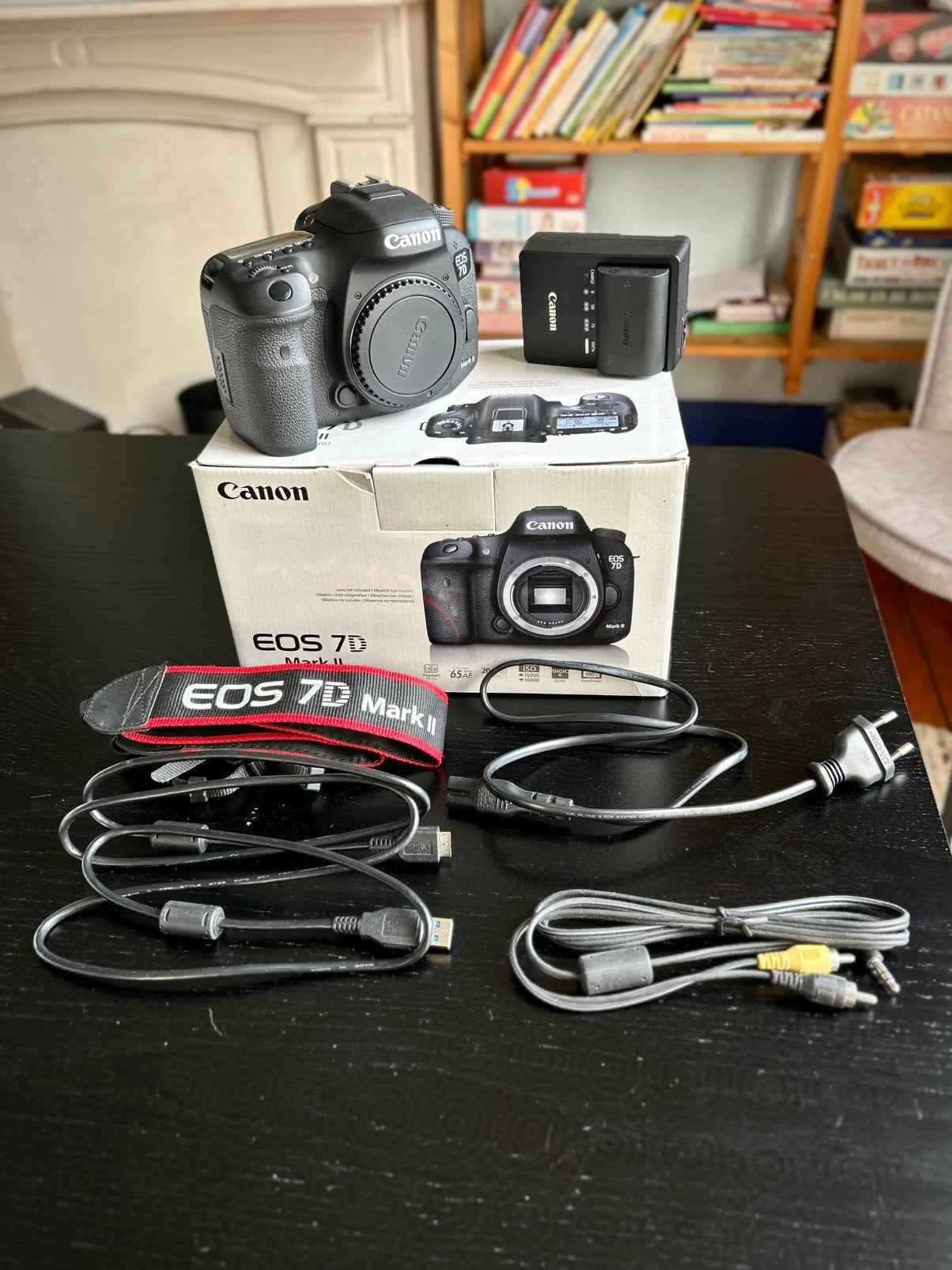 Canon EOS 7D Mark II – 16k clicks (Onberispelijke staat), Audio, Tv en Foto, Ophalen, Draagriem, Spiegelreflex, Canon