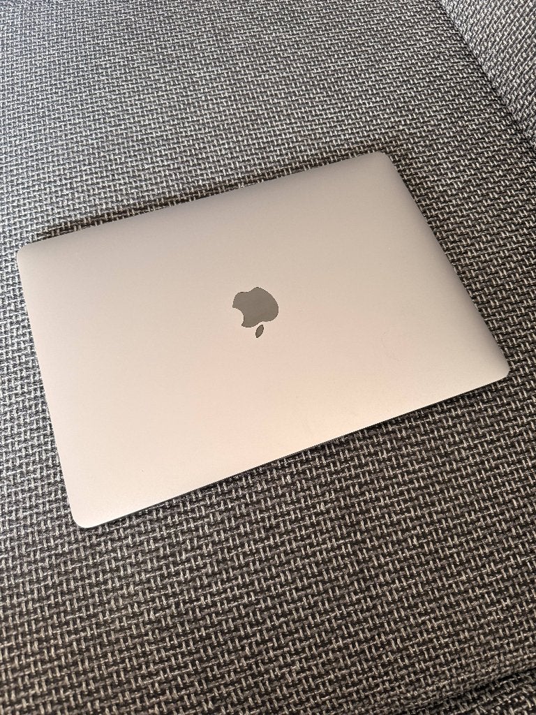 MacBook Pro 13" 8Go, MacBook Pro, 256 GB, Comme neuf, 3 à 4 Ghz