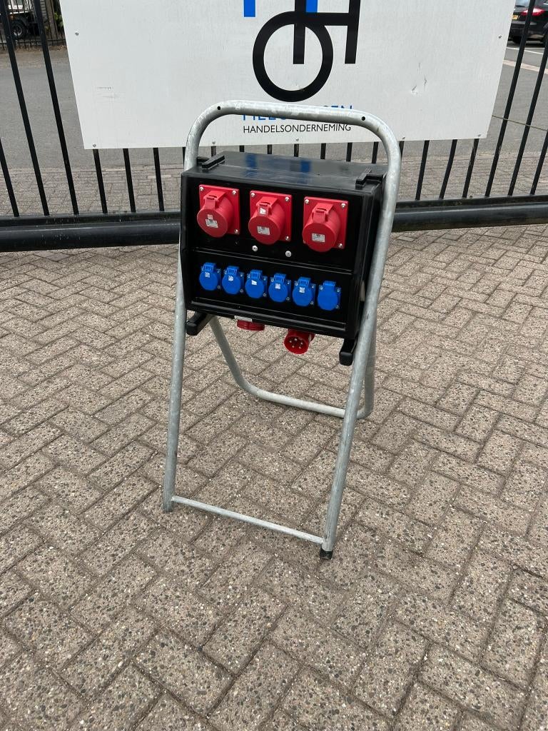 Merz verdeelkast/paddestoel/stroomverdeelkast 32A gebruikt, Doe-het-zelf en Bouw, Ophalen, Gebruikt, Overige typen