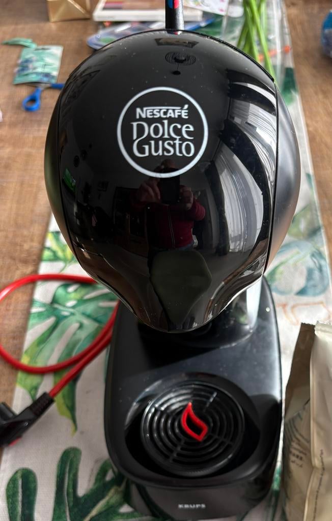 Cafetière Dolce Gusto – noire, très bon état, Electroménager, Cafetières, Comme neuf, Enlèvement
