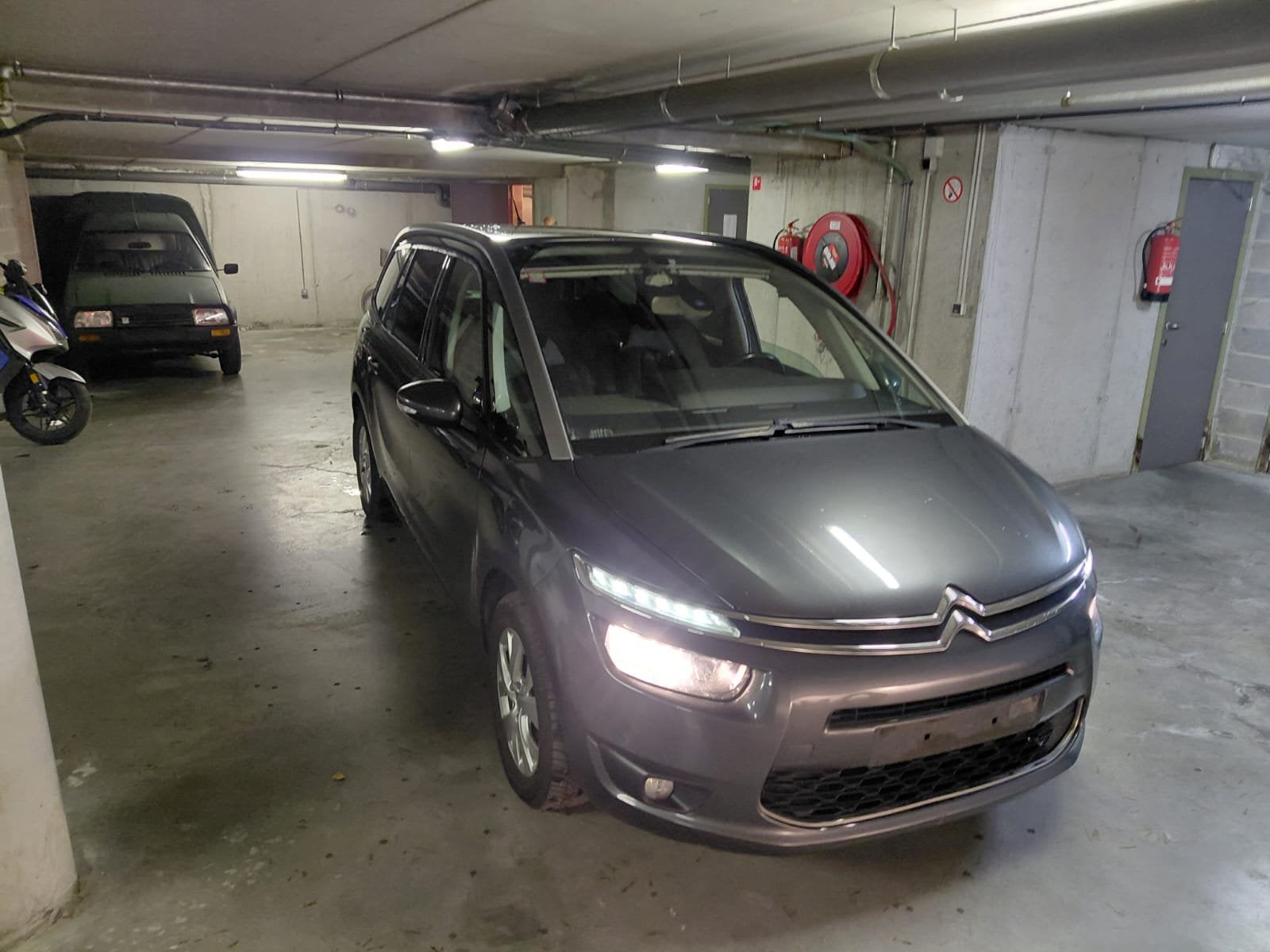 Citroën Grand C4 Picasso 7 places — Bien entretenue, Autos, Argent ou Gris, Achat, Euro 6, 7 places