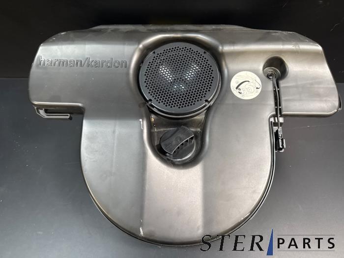 Subwoofer van een Mercedes B-Klasse, Gebruikt, -, Ophalen of Verzenden, -