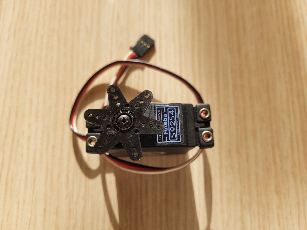 Futaba s9254 servo, Hobby en Vrije tijd, Modelbouw | Radiografisch | Helikopters en Quadcopters, Ophalen of Verzenden, Zo goed als nieuw