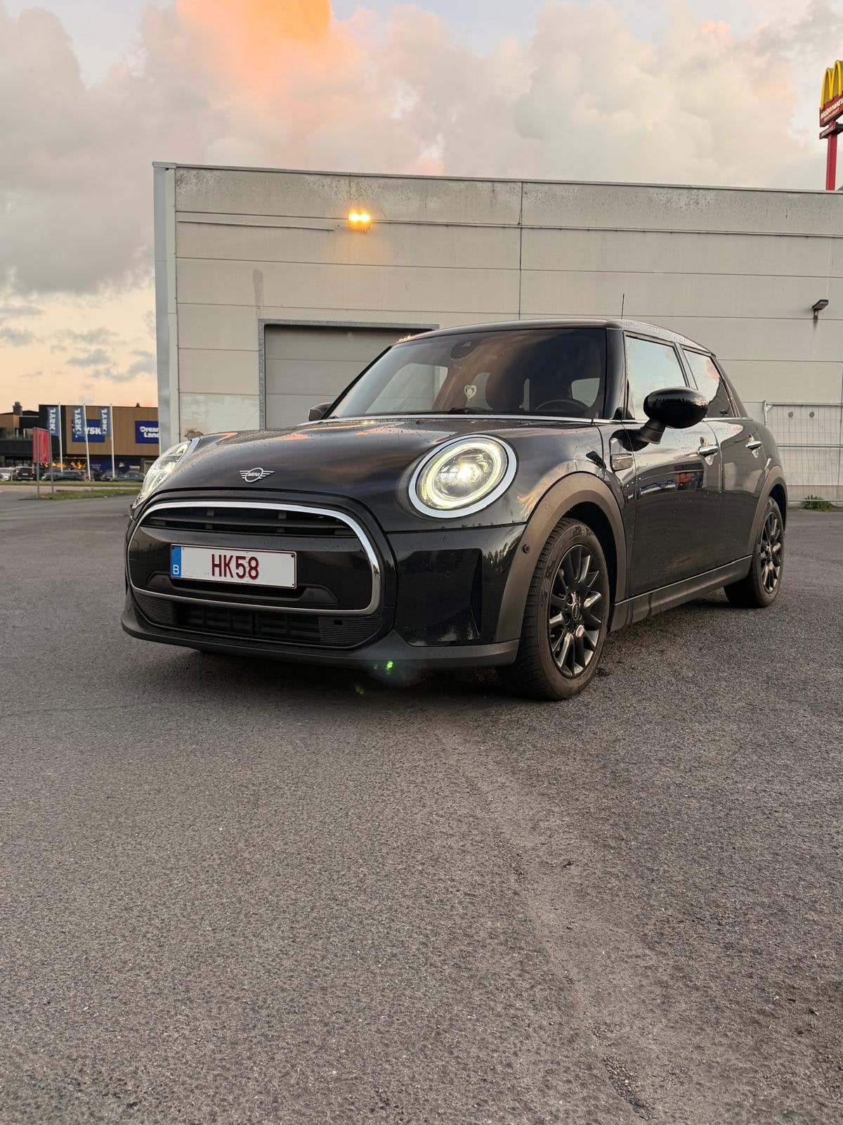 Mini Cooper 1500 Benzine 2022 AUTOMAAT 68.000Km Full Option!, Auto's, 4 deurs, Euro 6, Zwart, Leder