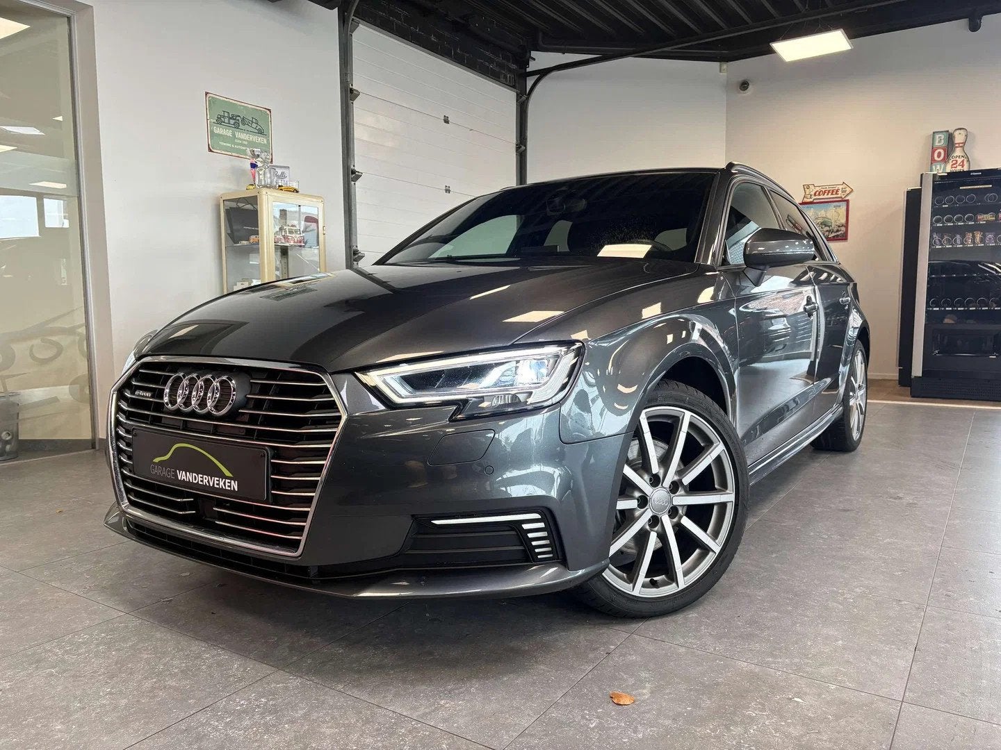 Audi A3 Audi A3 e-tron 1.4 TFSI (bj 2020, automaat), Auto's, Automaat, Gebruikt, 4 cilinders, Leder