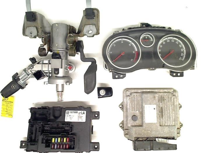 Serrure de contact + clé d'un Opel Corsa, Autos : Pièces & Accessoires, -, Opel, 3 mois de garantie, Utilisé