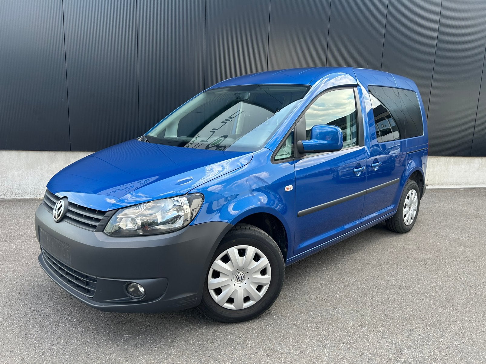 Volkswagen Caddy 2.0 CNG + Benzine / Trekhaak, Auto's, Volkswagen, Euro 5, Zwart, Blauw, Handgeschakeld