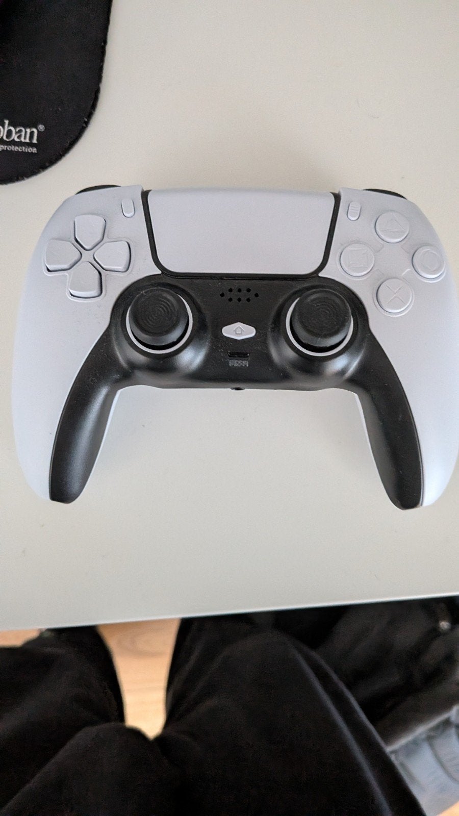 Set van 2 Battletron Wireless Gaming Controllers (Wit & Zwar, Computers en Software, Ophalen, Nieuw, Battletron