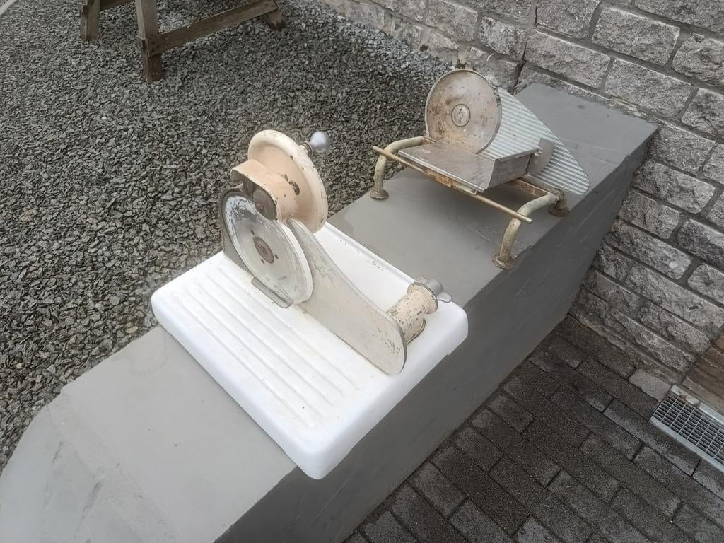 2 oude winkel vlees snij machines, Ophalen