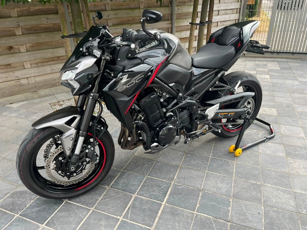 Kawasaki z900**performance pack**35kw**akrapovic**3200KM!!*, Motoren, 948 cc, Bedrijf, Minimaal motorrijbewijs A2, Handgeschakeld