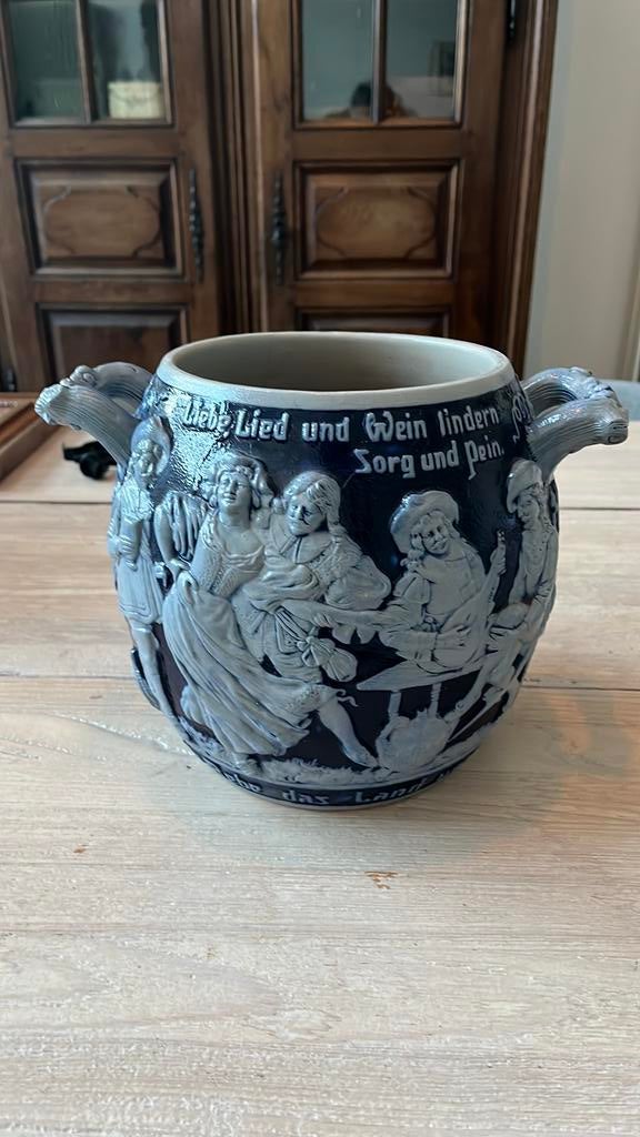 Pot à bière en grés allemand, Enlèvement
